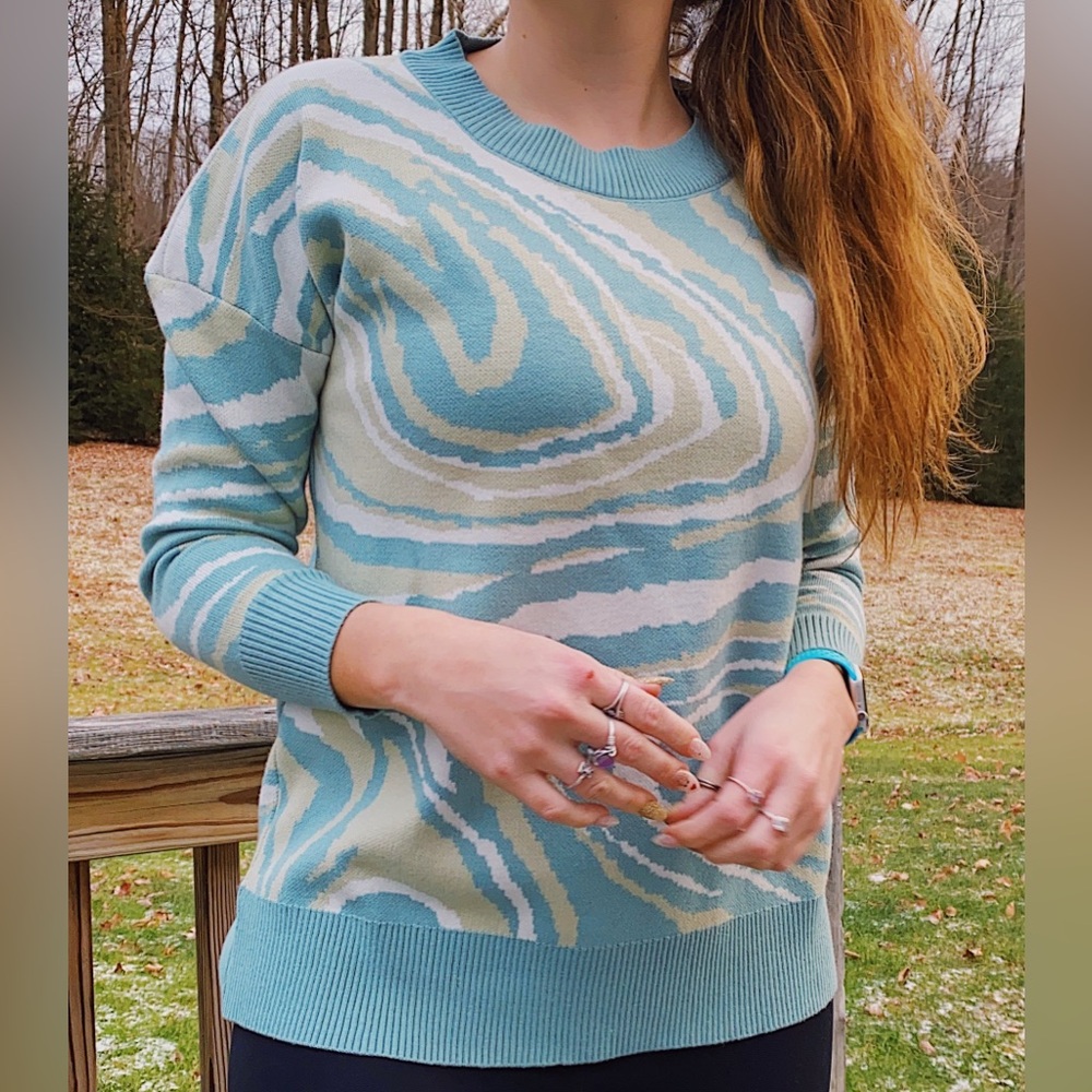 Stylish Green Swirl Patterned Sweater